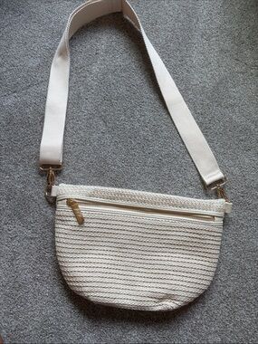 Cream Woven Crossbody/Bum Bag with Adjustable Strap in perfect condition NWOT